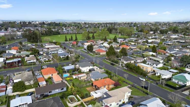 99 Cook Street Hamilton East_13