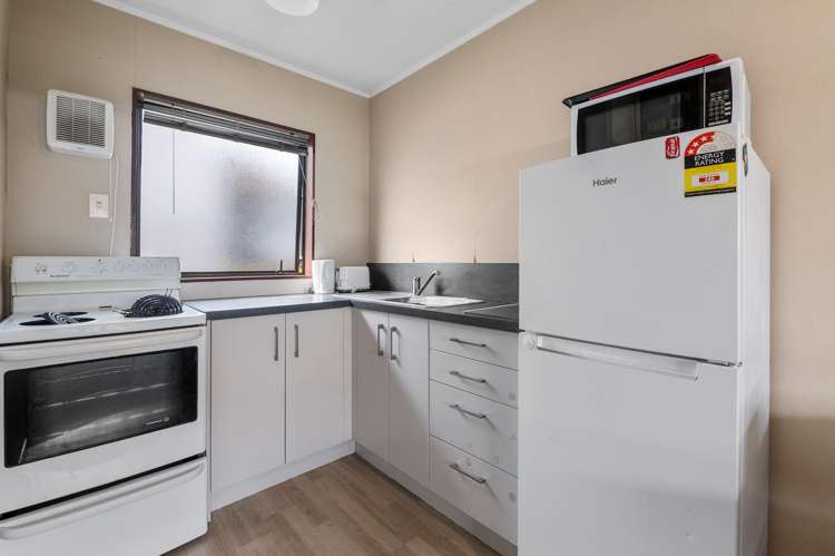 9 Ruihi Street Victoria_14