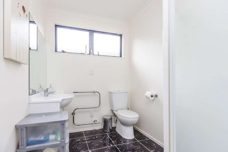 34a Domanski Crescent Owhiro Bay_12