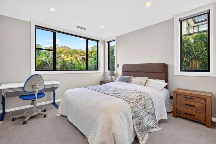 1 Taku Close Long Bay_22