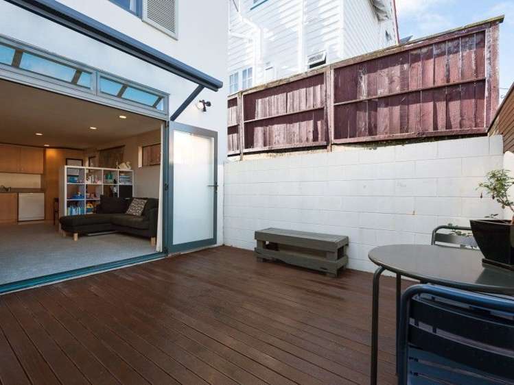 8/35 Pirie Street Mount Victoria_0