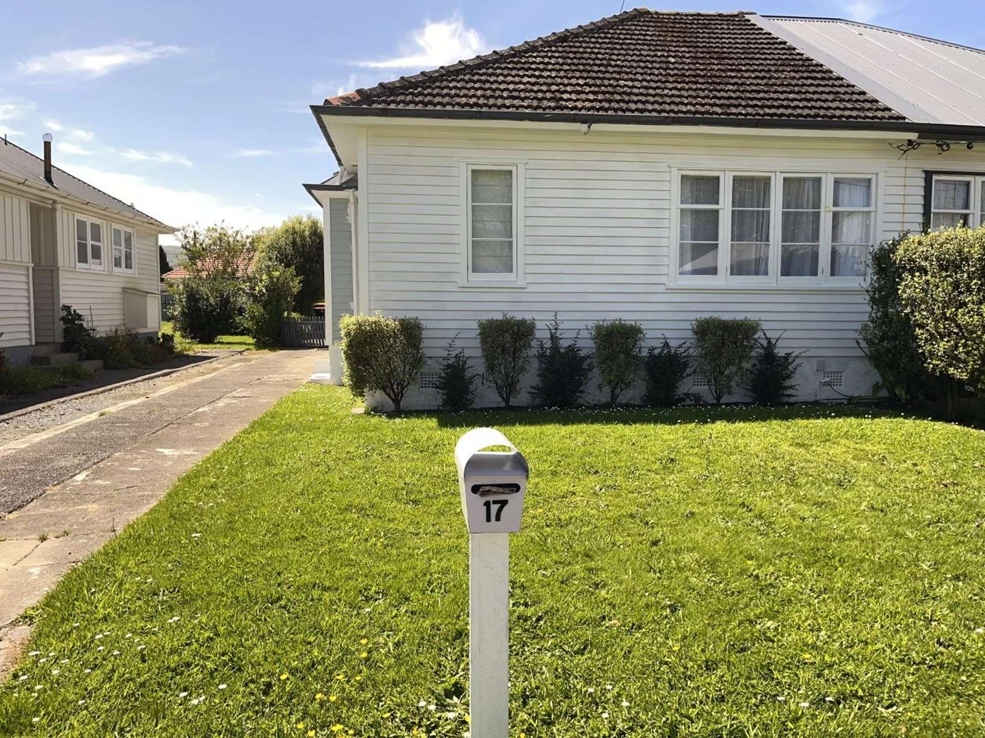  17 Hall Crescent Epuni_0