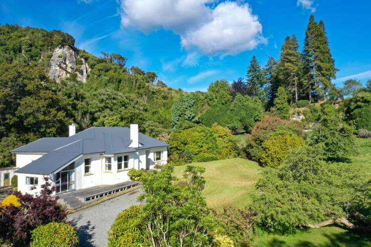 21 Lillburn Valley Road Clifden_1