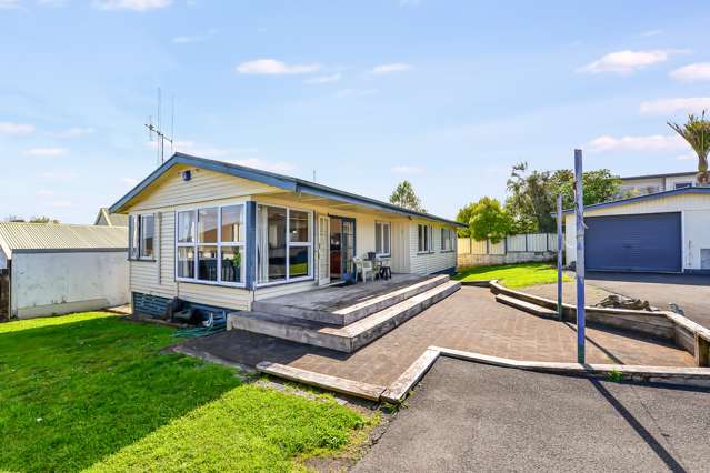 142 Tuhikaramea Road Dinsdale_1