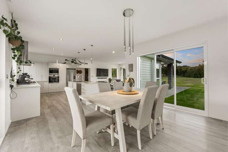 1 Ngaire Close Wainui_9