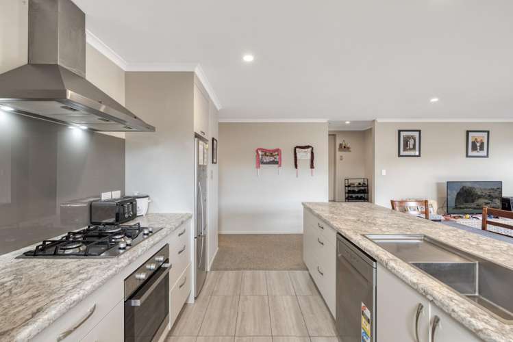 121 Sutherland Road Brookfield_14