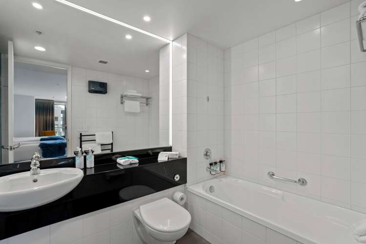 201/21 Stanley Street Queenstown_5