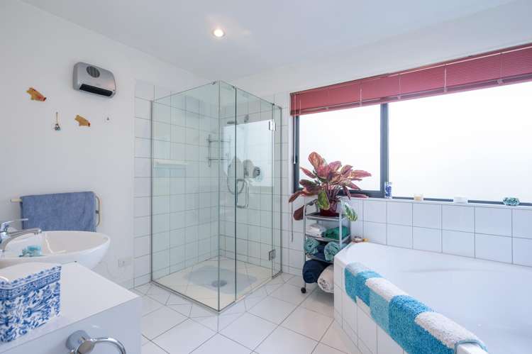 21 Idesia Grove Richmond_14