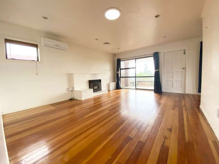 12 Amberley Avenue Te Atatu South_1