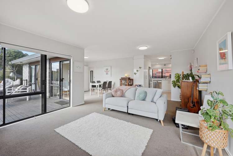 2/102 Sandspit Road Shelly Park_5