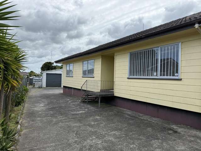 A Fresh New Look in a Prime Location!