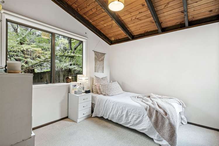 21 Longfellow Parade Glen Eden_21