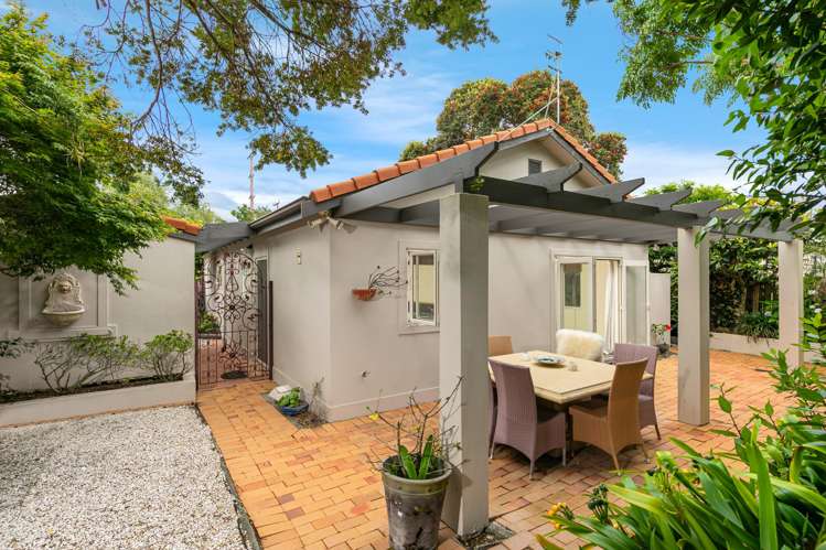 2B Evan Street Belmont_19