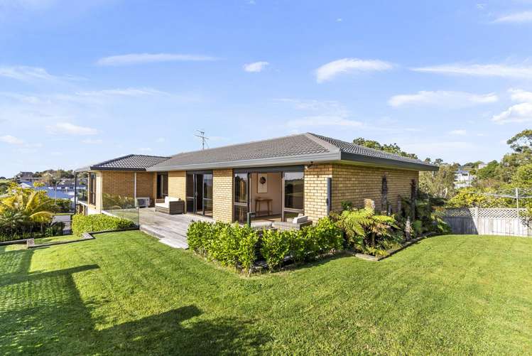 34 Charles Dickens Drive Mellons Bay_21