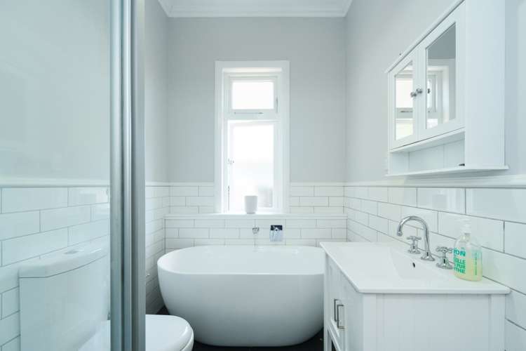 322 College Street West End_17