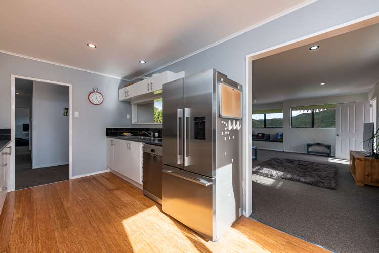 54 Woodhouse Avenue Karori_6