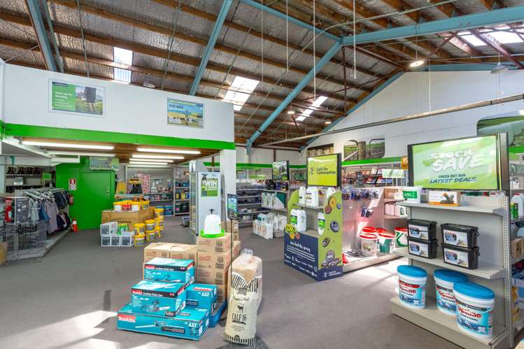 66-80 High Street North Carterton_24