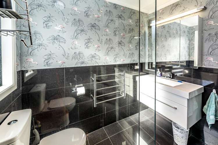 8 Lithgow Drive Otamatea_25