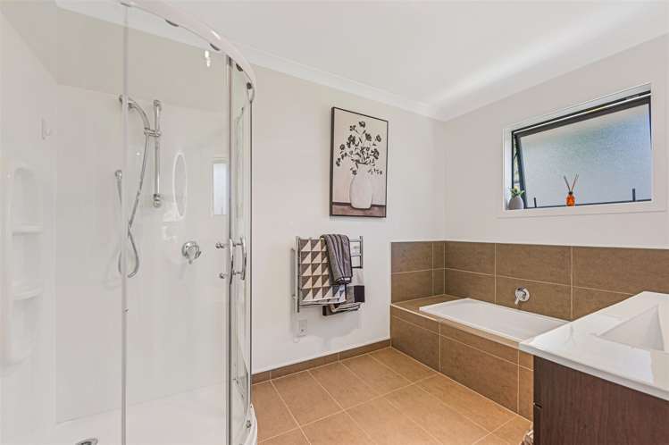 32 Sunningdale Drive Stoke_20