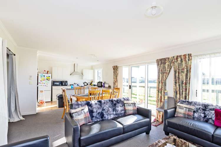 87 Lothian Crescent Strathern_2