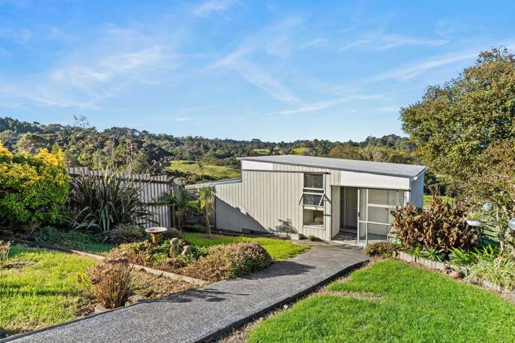 23 Waitakere Road Waitakere_35