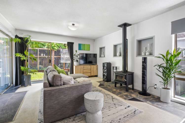 24 Hedge Row Sunnyhills_6