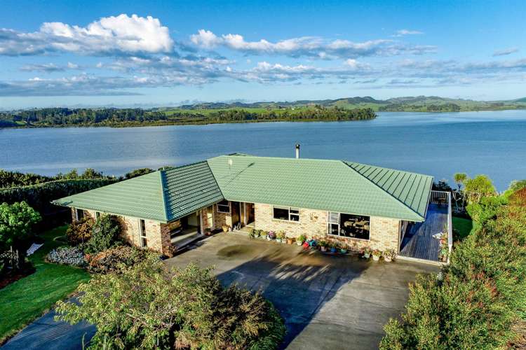 16 Kotare Crescent Paparoa_1