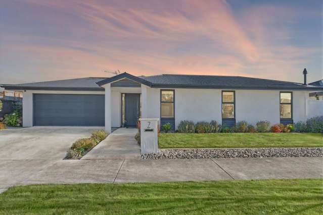 Impeccable Townhouse Awaits You