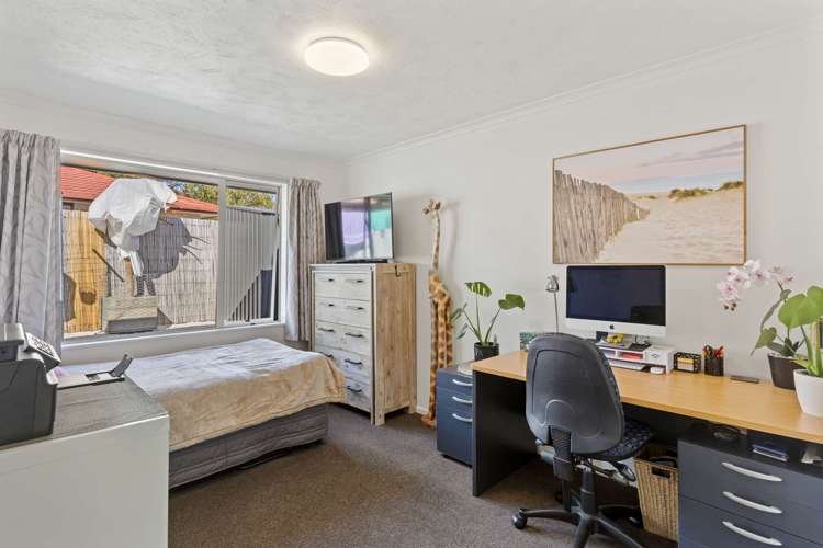 15a Vining Crescent Stoke_9