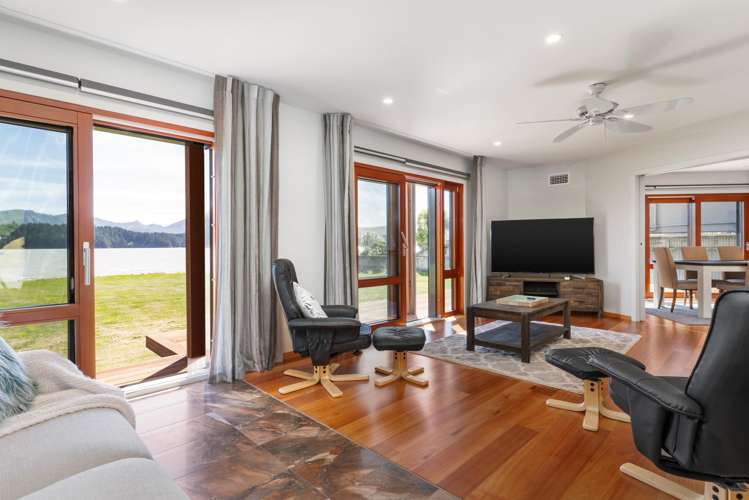 485 Marine Drive Charteris Bay_10