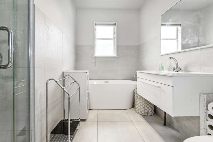 205 Kenilworth Road Mayfair_11