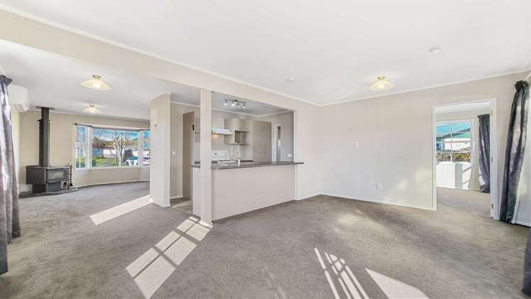 18 Byron Grove Owhata_5