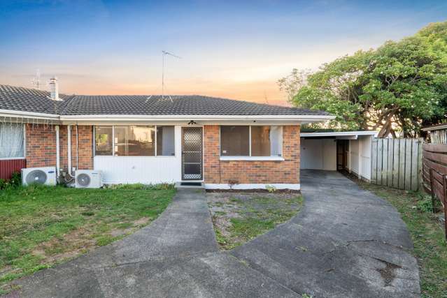 BRICK & TILE BEAUTY IN HANDY PAPATOETOE LOCATION