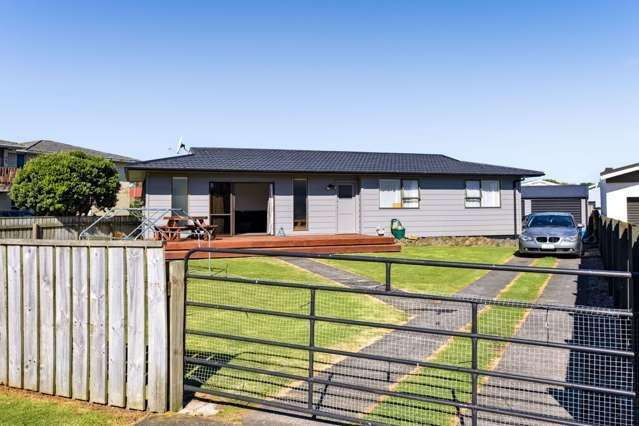 Coastal 3 Bedroom Home + Studio