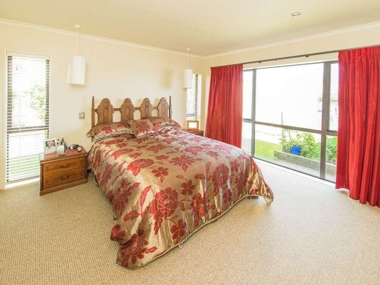 6 Lithgow Drive Otamatea_9