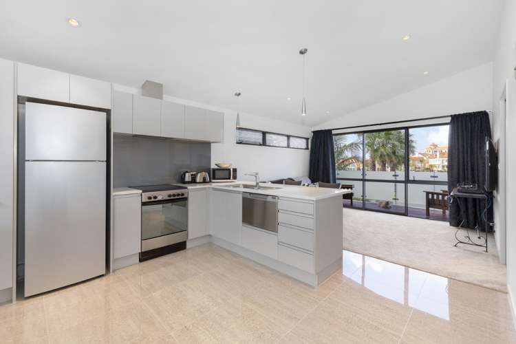 26 Rue Damarres Gulf Harbour_23