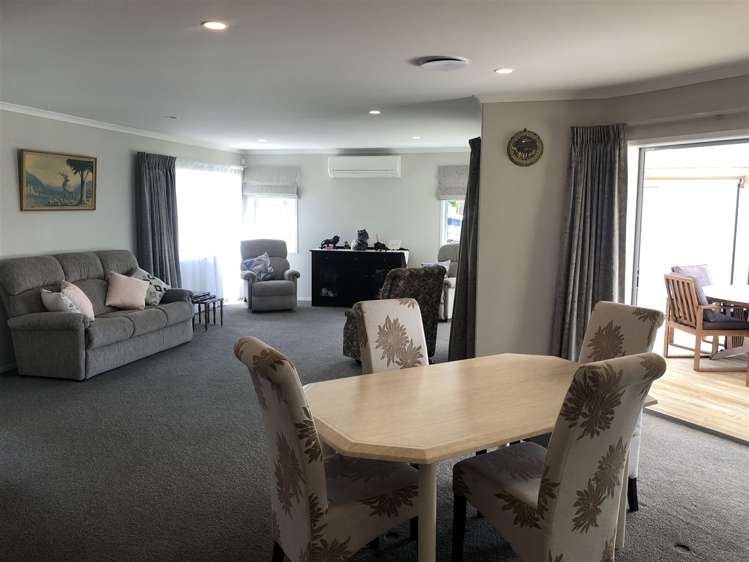 29 Michel Colombon Close Maunu_16