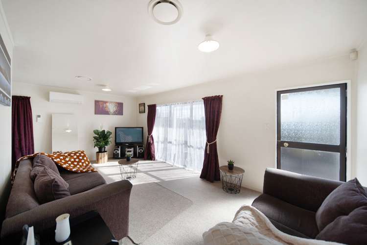 10 Leila Place Clover Park_6