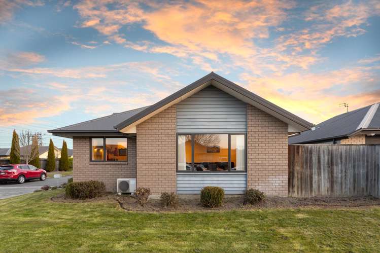 4 Charente Way Yaldhurst_21