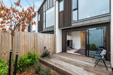 2/24 Devonport Lane_2