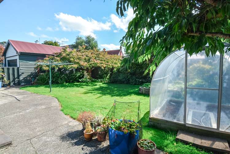 54 Earnslaw Street Avenal_21