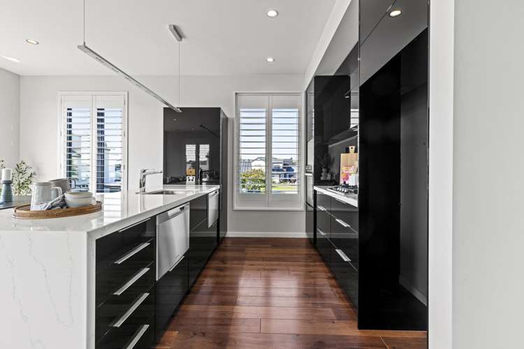 59 Waterstock Way Parklands_11