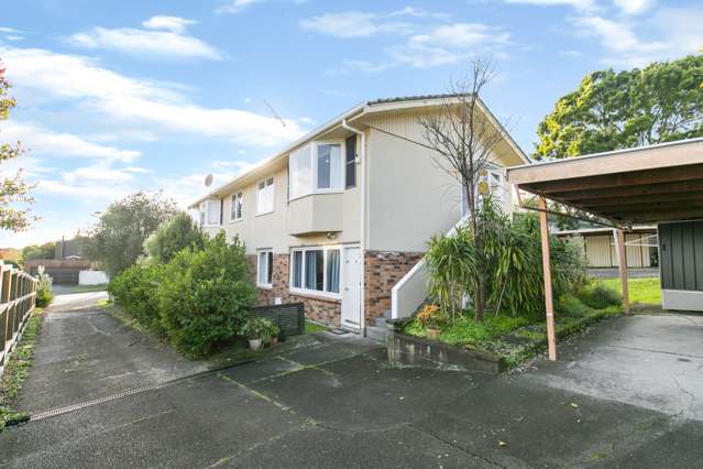 Two bedrooms with carport