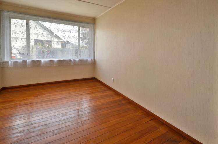 8 Avro Crescent Hornby_10