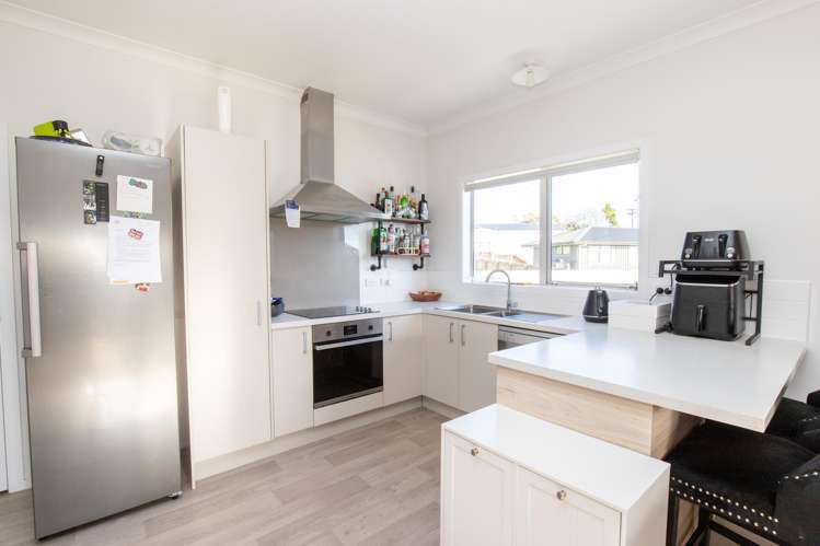 8 Fernleigh Street Kerepehi_3
