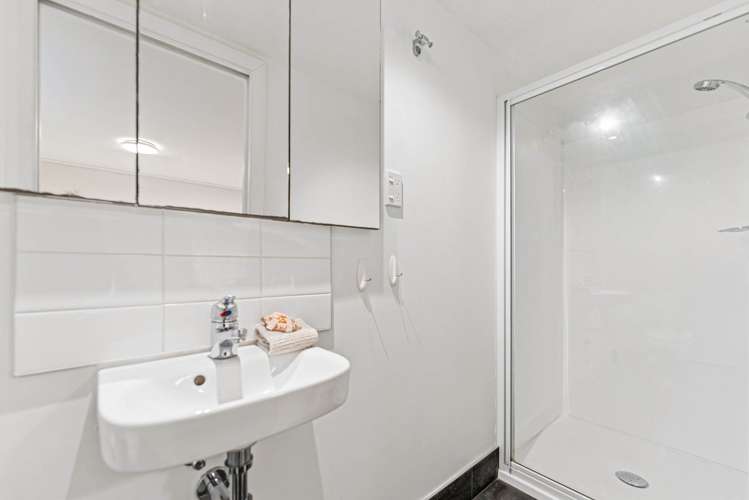 2/34 Sylvan Park Avenue Milford_11