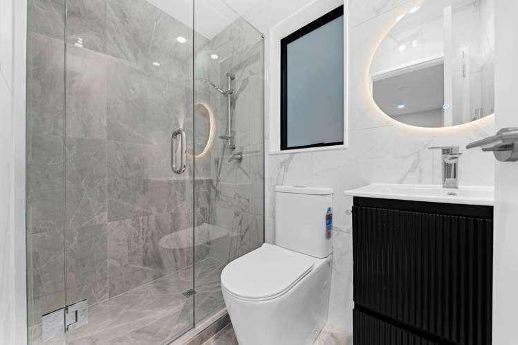 1/12 Sheralee Place Bucklands Beach_12