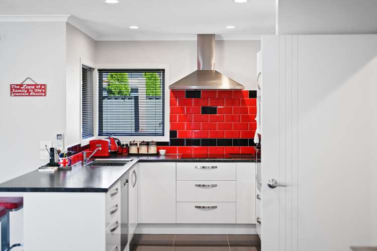 60 Stan Heather Drive Glenview_10