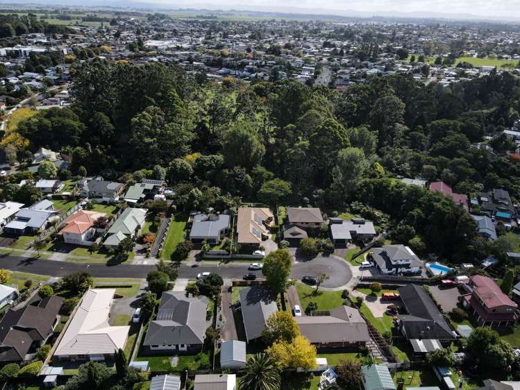 14 Oregon Crescent Glenview_22