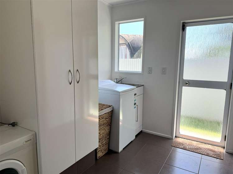 1 Robert Road Paroa_26